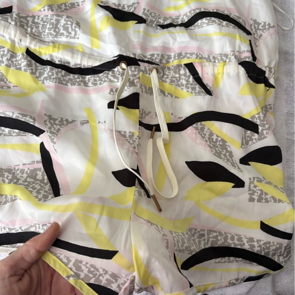 Abstract Patterned Drawstring romper - Picture 2 of 5